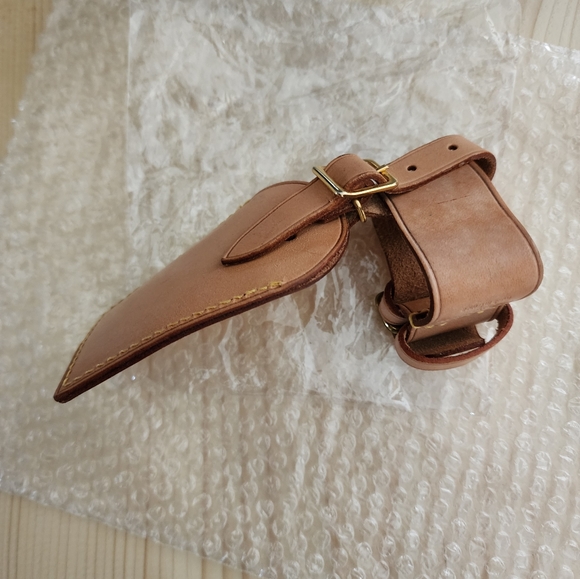 Authentic Louis Vuitton Bundle of Tag and Poignet - Picture 4 of 4